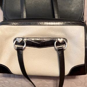 Brighton summer bag small white with navy blue straps and piping